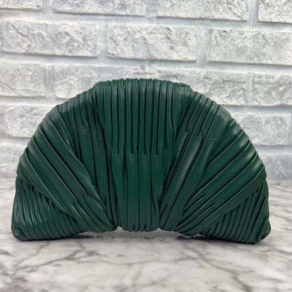 Kate Spade Patisserie Pleated 3d Croissant Clutch In Medieval Forest - Picture 5 of 12